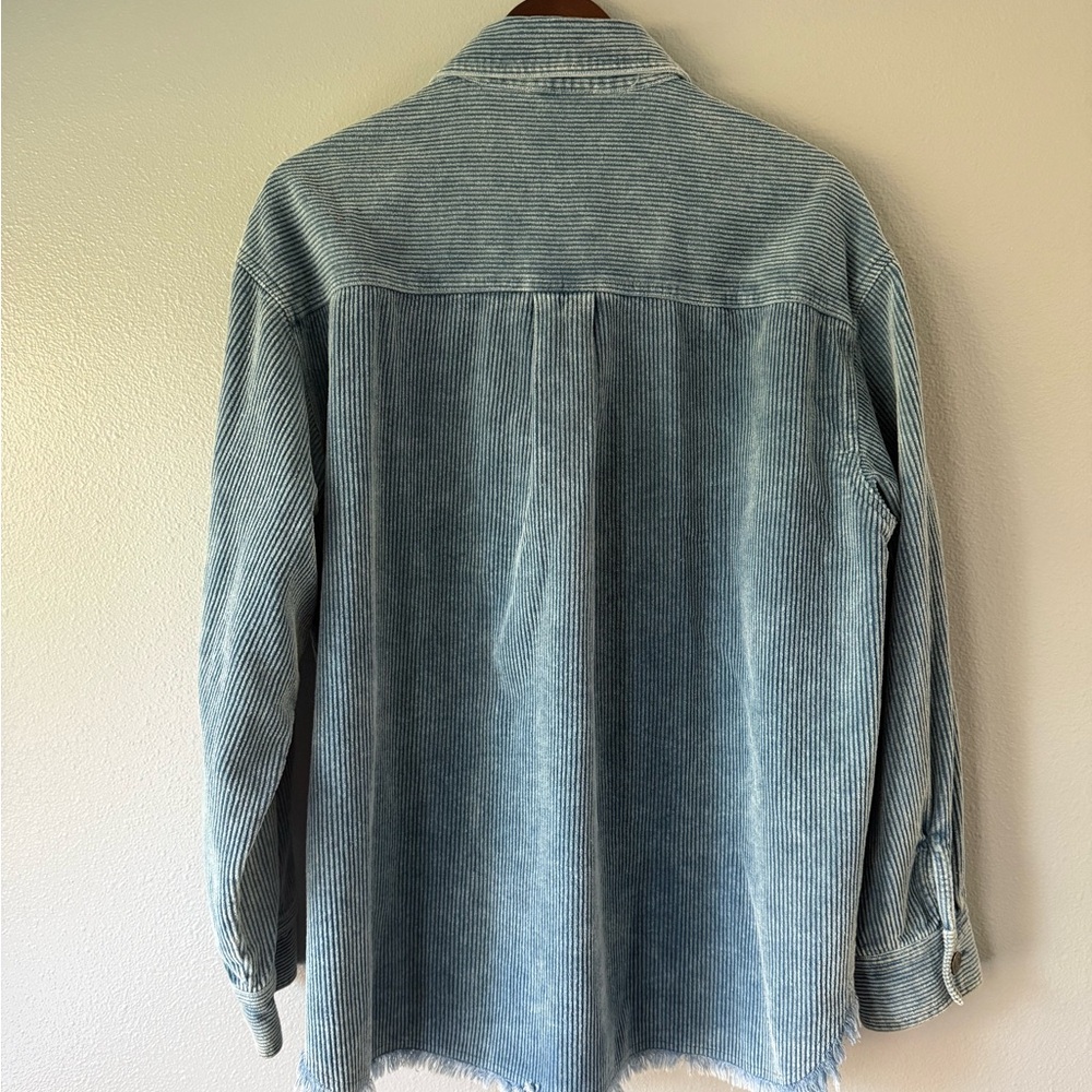 5 Shackets/$80 - Women’s Large - Picture 9 of 11